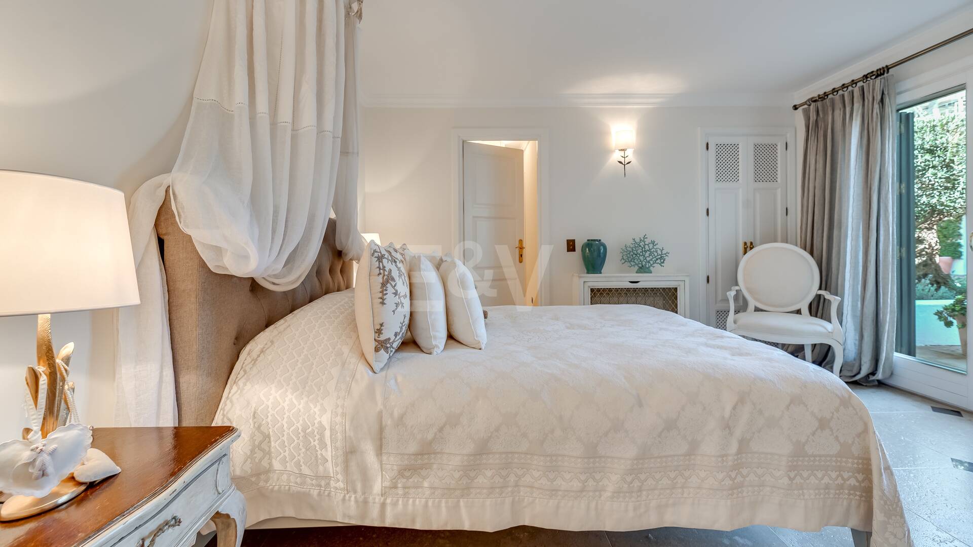 Wunderschöne klassische Villa in Nagüeles