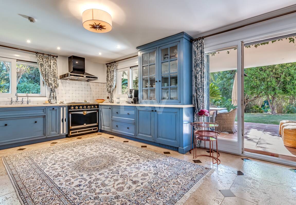 Magnificent Classic Villa i Nagüeles