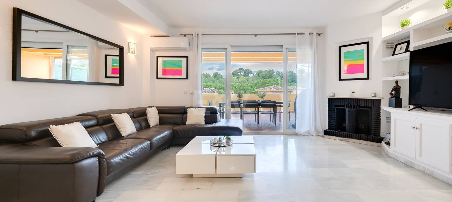 Exquisite 4 bedroom rental with sea views on The Golden Mile, Marbella.