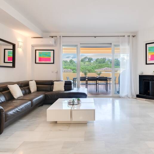 Exquisite 4 bedroom rental with sea views on The Golden Mile, Marbella.