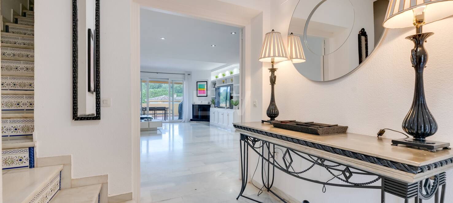 Exquisite 4 bedroom rental with sea views on The Golden Mile, Marbella.