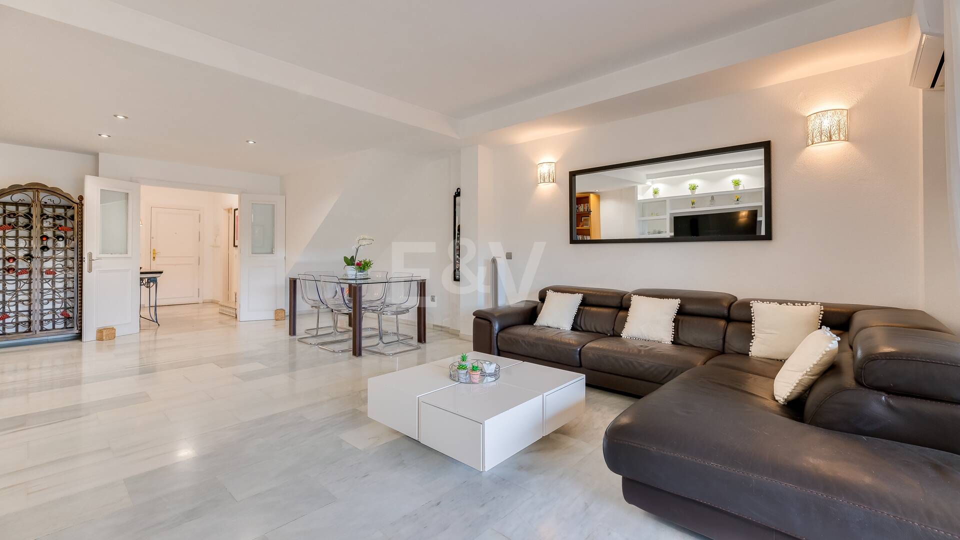 Exquisite 4 bedroom rental with sea views on The Golden Mile, Marbella.