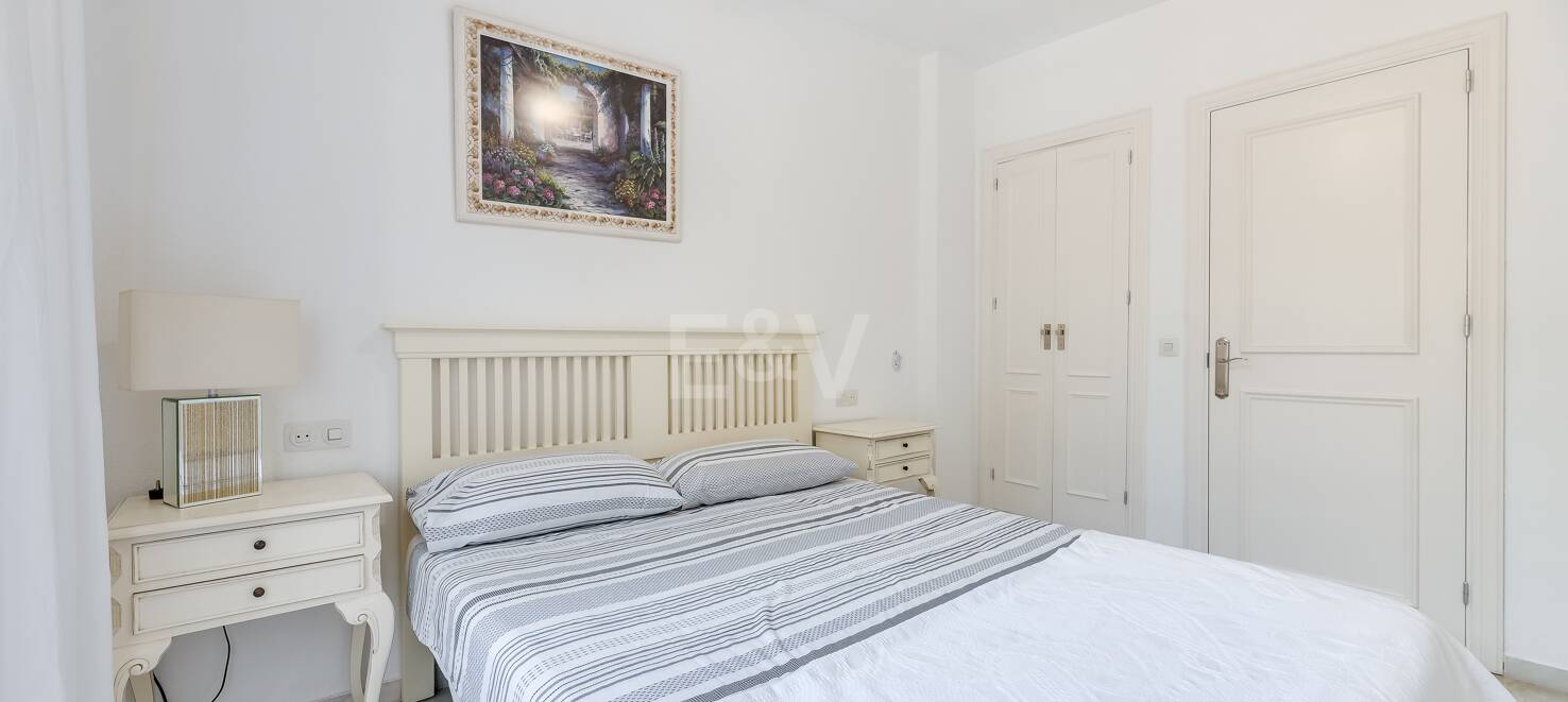 Exquisite 4 bedroom rental with sea views on The Golden Mile, Marbella.