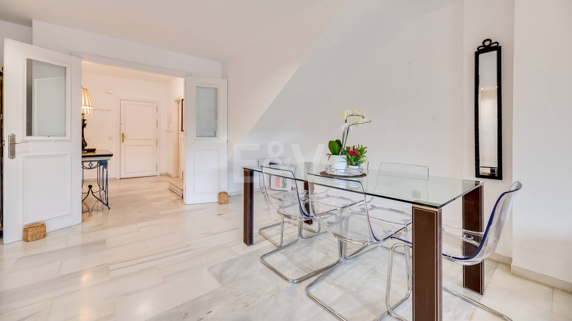 Exquisite 4 bedroom rental with sea views on The Golden Mile, Marbella.