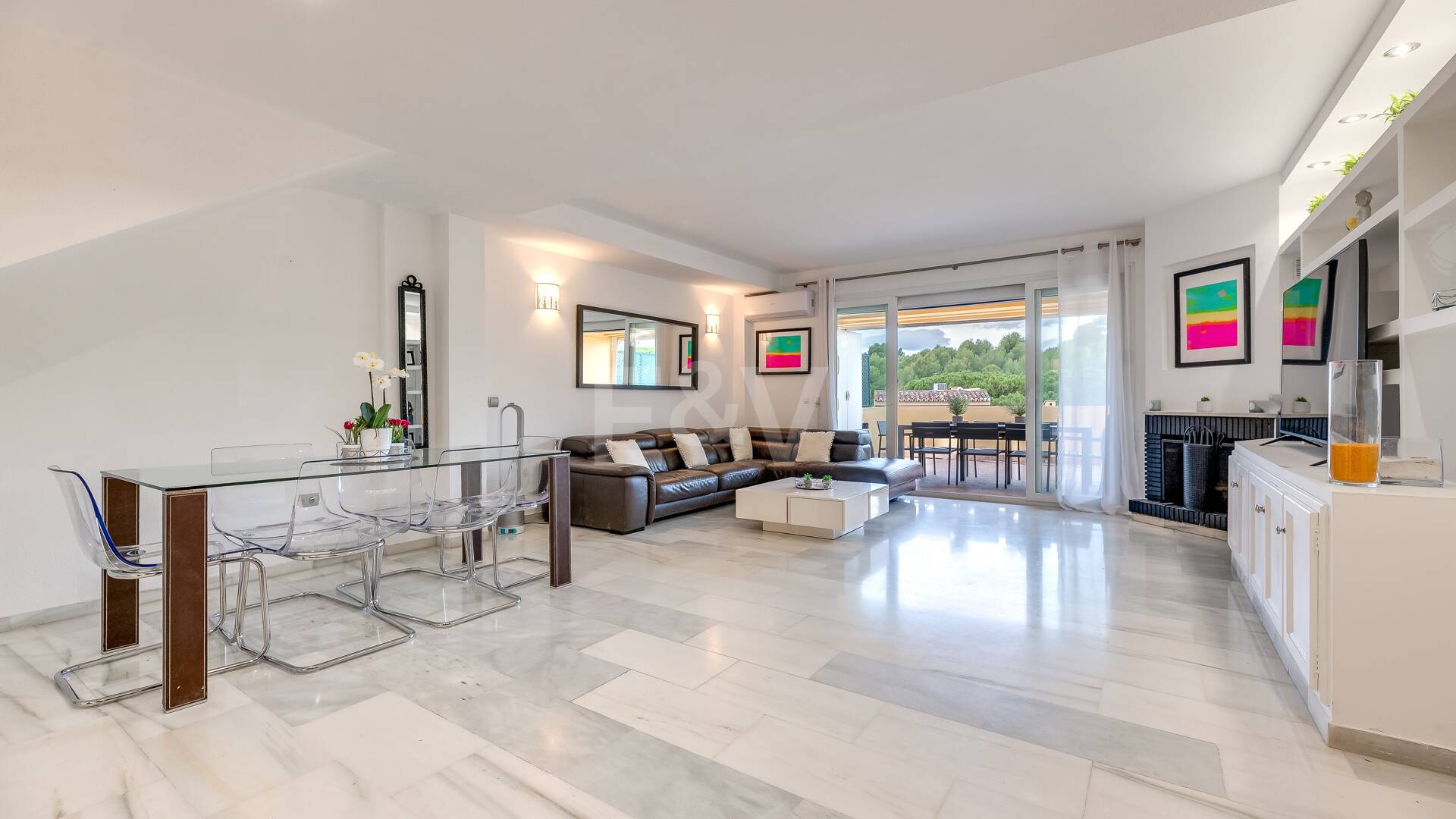 Exquisite 4 bedroom rental with sea views on The Golden Mile, Marbella.