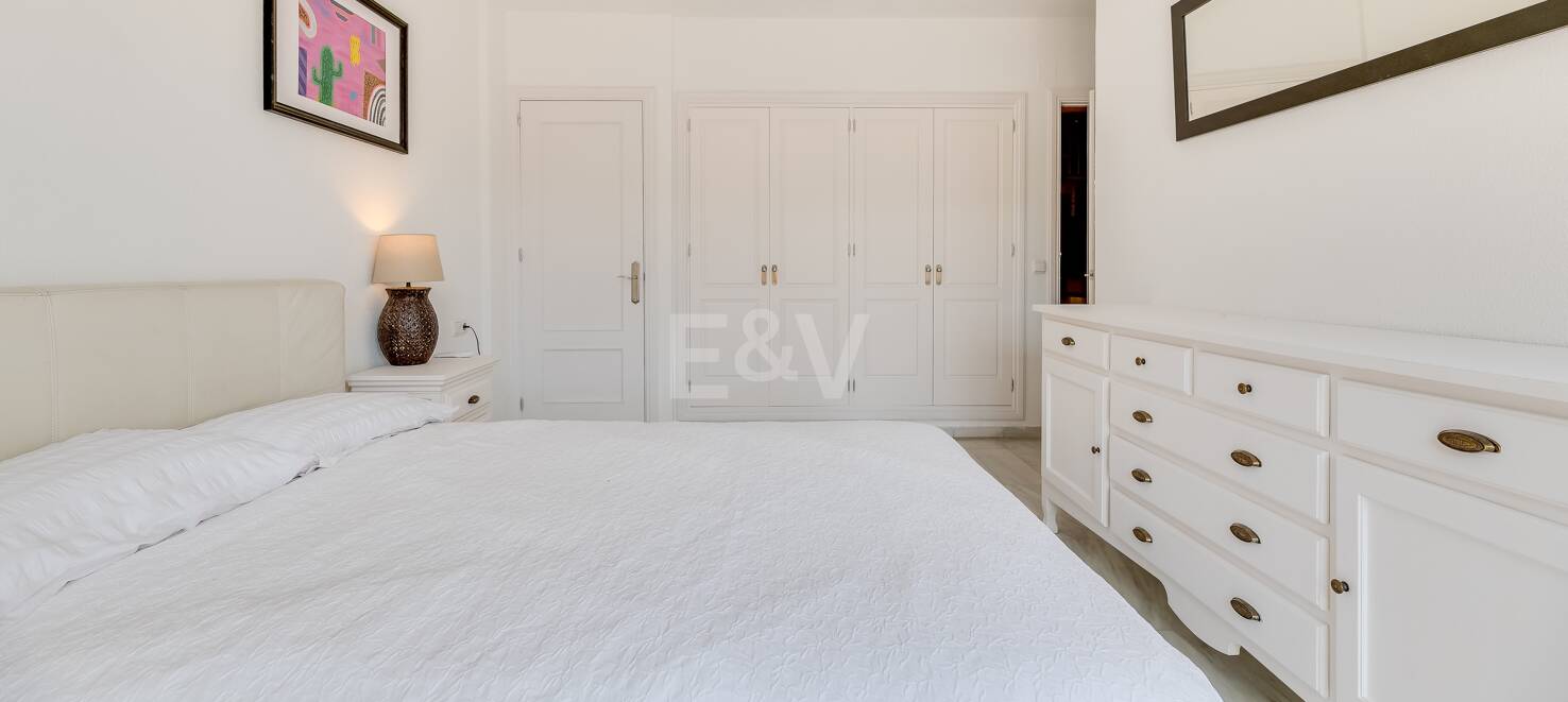Exquisite 4 bedroom rental with sea views on The Golden Mile, Marbella.