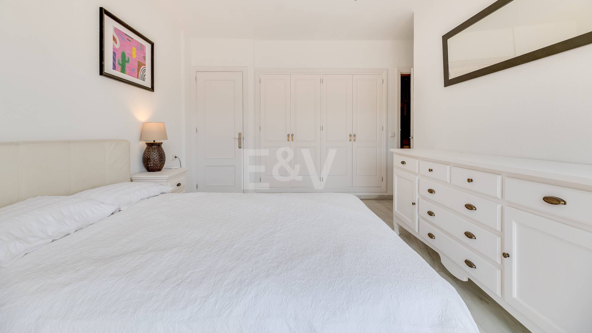 Exquisite 4 bedroom rental with sea views on The Golden Mile, Marbella.