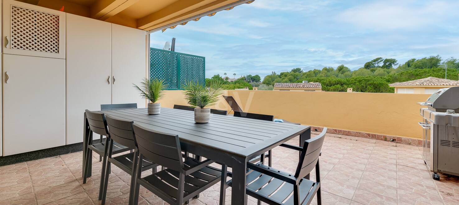 Exquisite 4 bedroom rental with sea views on The Golden Mile, Marbella.