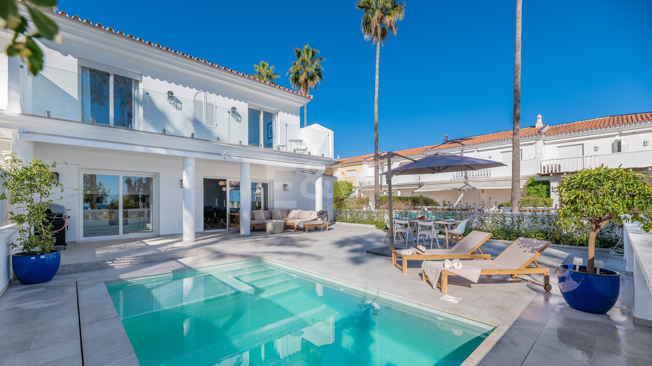 Charming 5-bedroom townhouse in the coveted Guadalmina Baja. Price from €5,000 per week