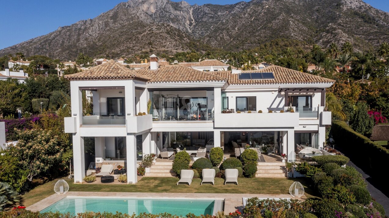 Hermosa villa con impresionantes vistas al mar en Sierra Blanca