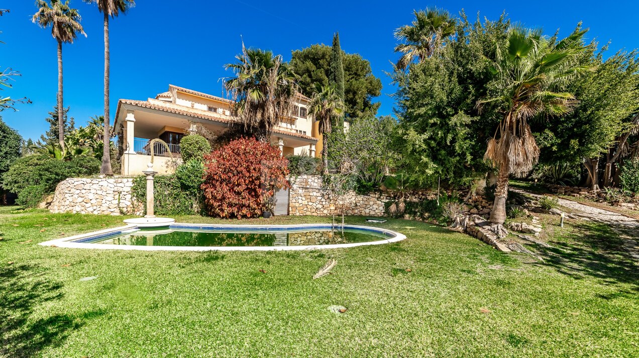 Villa estilo Cortijo con vistas al mar en El Rosario