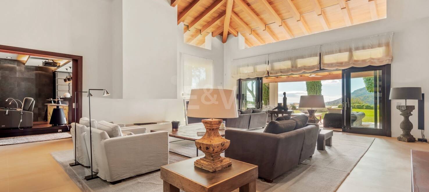 Luxuriöse Villa mit atemberaubendem Meerblick in La Zagaleta