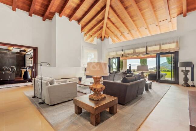 Luxuriöse Villa mit atemberaubendem Meerblick in La Zagaleta