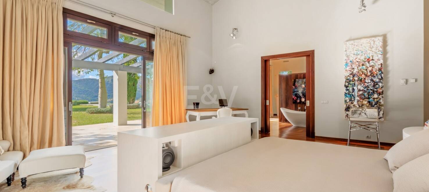 Luxuriöse Villa mit atemberaubendem Meerblick in La Zagaleta