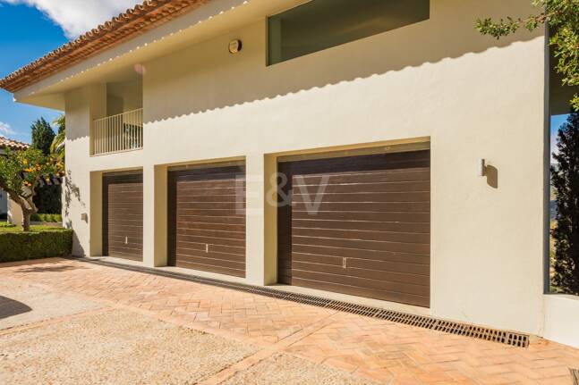 Luxuriöse Villa mit atemberaubendem Meerblick in La Zagaleta