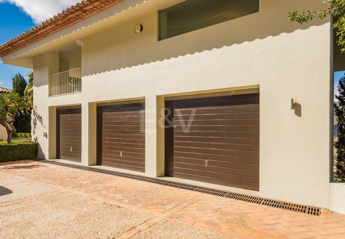 Luxuriöse Villa mit atemberaubendem Meerblick in La Zagaleta