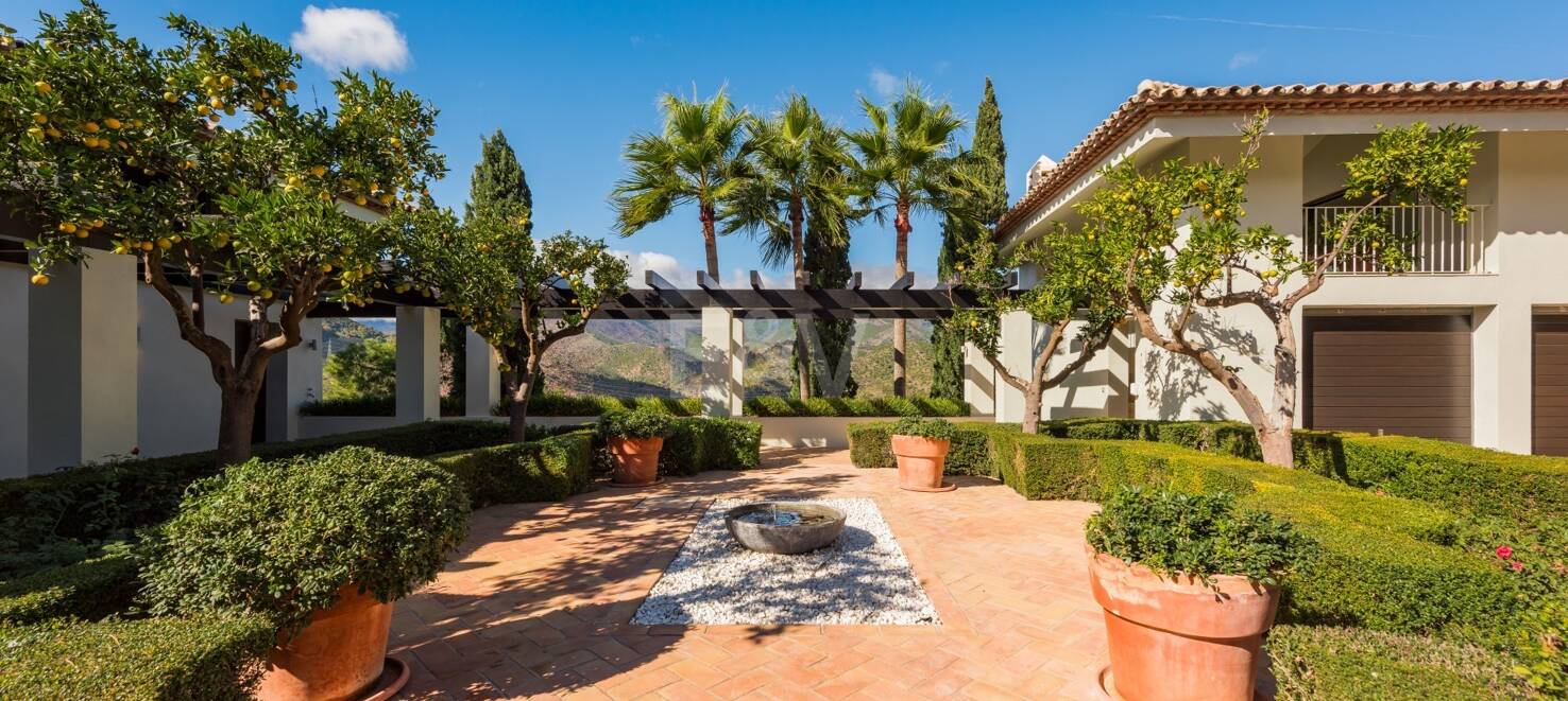 Luxuriöse Villa mit atemberaubendem Meerblick in La Zagaleta