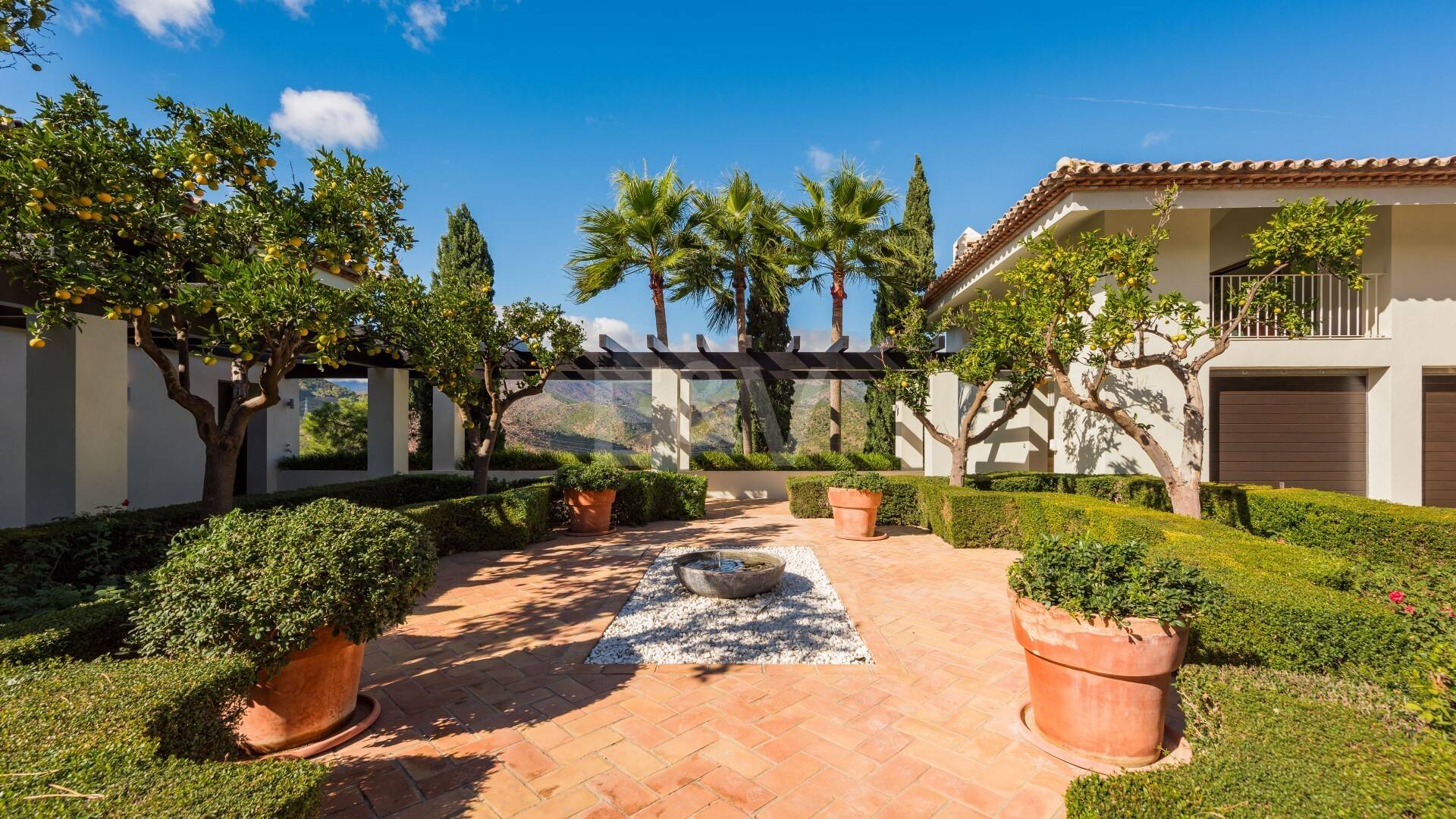 Luxurious villa with amazing sea views in La Zagaleta