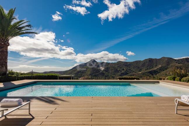 Luxuriöse Villa mit atemberaubendem Meerblick in La Zagaleta