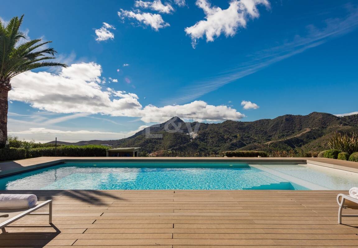 Luxuriöse Villa mit atemberaubendem Meerblick in La Zagaleta