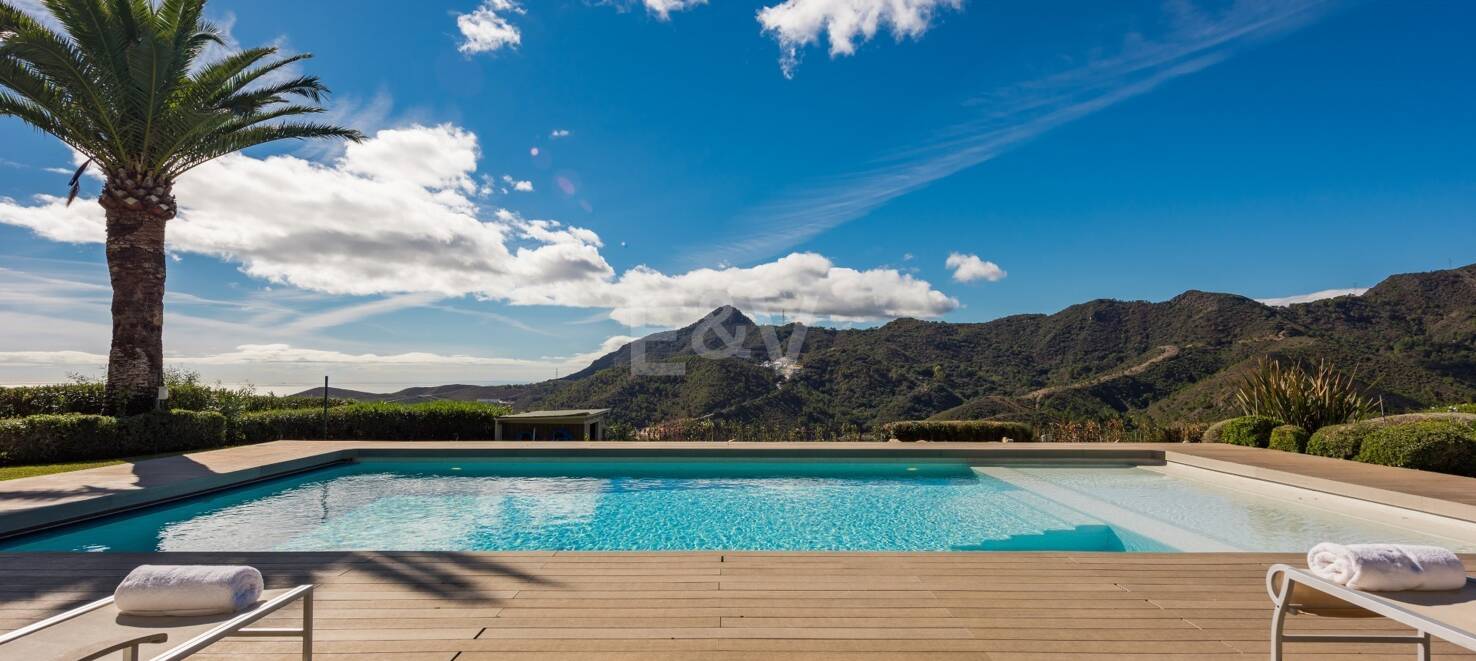 Luxuriöse Villa mit atemberaubendem Meerblick in La Zagaleta