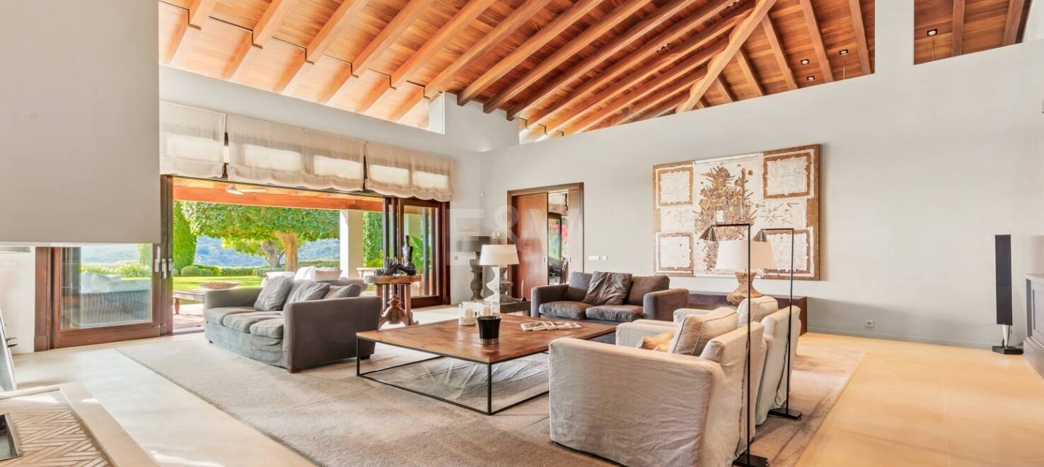 Luxuriöse Villa mit atemberaubendem Meerblick in La Zagaleta