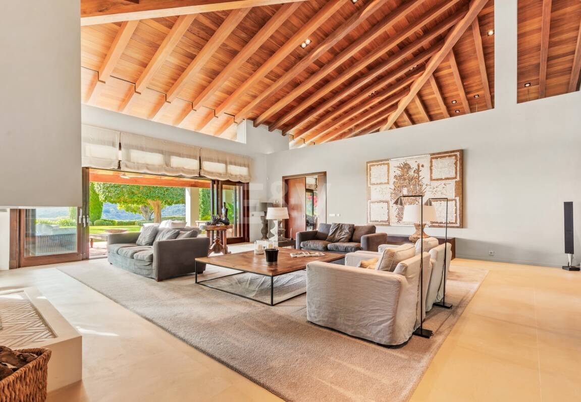 Luxuriöse Villa mit atemberaubendem Meerblick in La Zagaleta