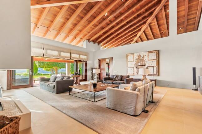 Luxuriöse Villa mit atemberaubendem Meerblick in La Zagaleta