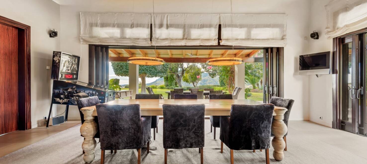 Luxuriöse Villa mit atemberaubendem Meerblick in La Zagaleta