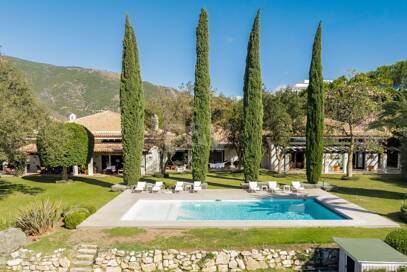 Luxuriöse Villa mit atemberaubendem Meerblick in La Zagaleta