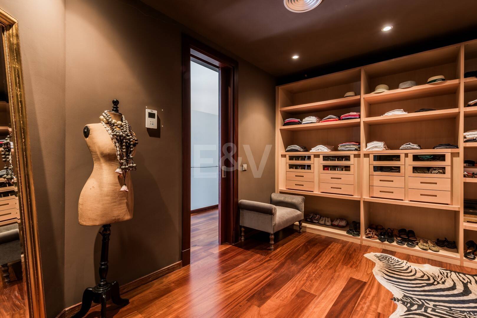 Luxuriöse Villa mit atemberaubendem Meerblick in La Zagaleta