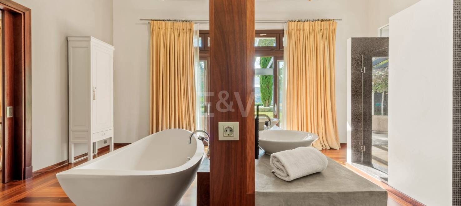 Luxuriöse Villa mit atemberaubendem Meerblick in La Zagaleta