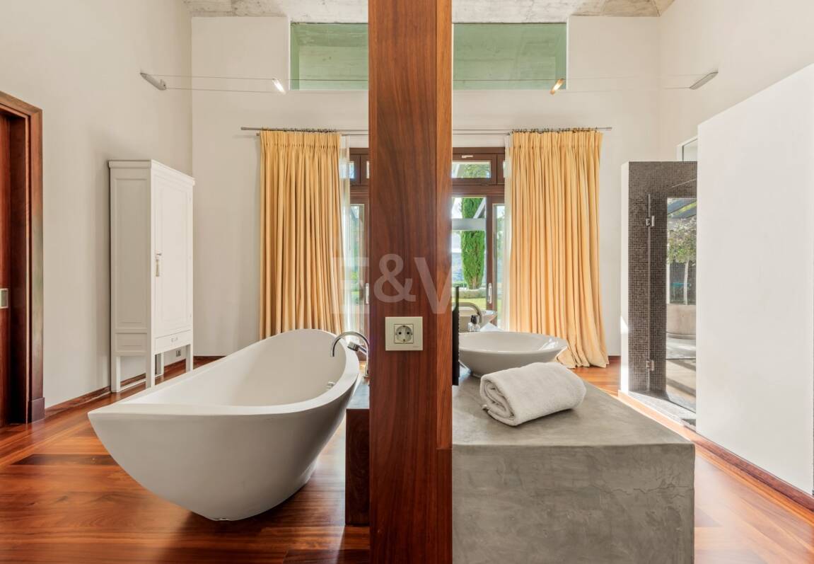 Luxuriöse Villa mit atemberaubendem Meerblick in La Zagaleta