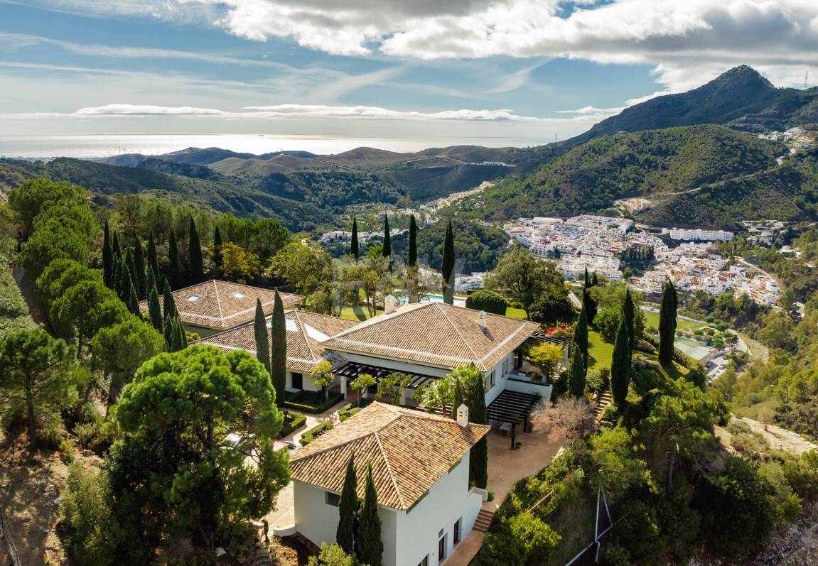 Luxuriöse Villa mit atemberaubendem Meerblick in La Zagaleta