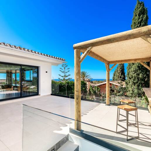 Modern Villa in Elviria with Stunning Panoramic Sea Views