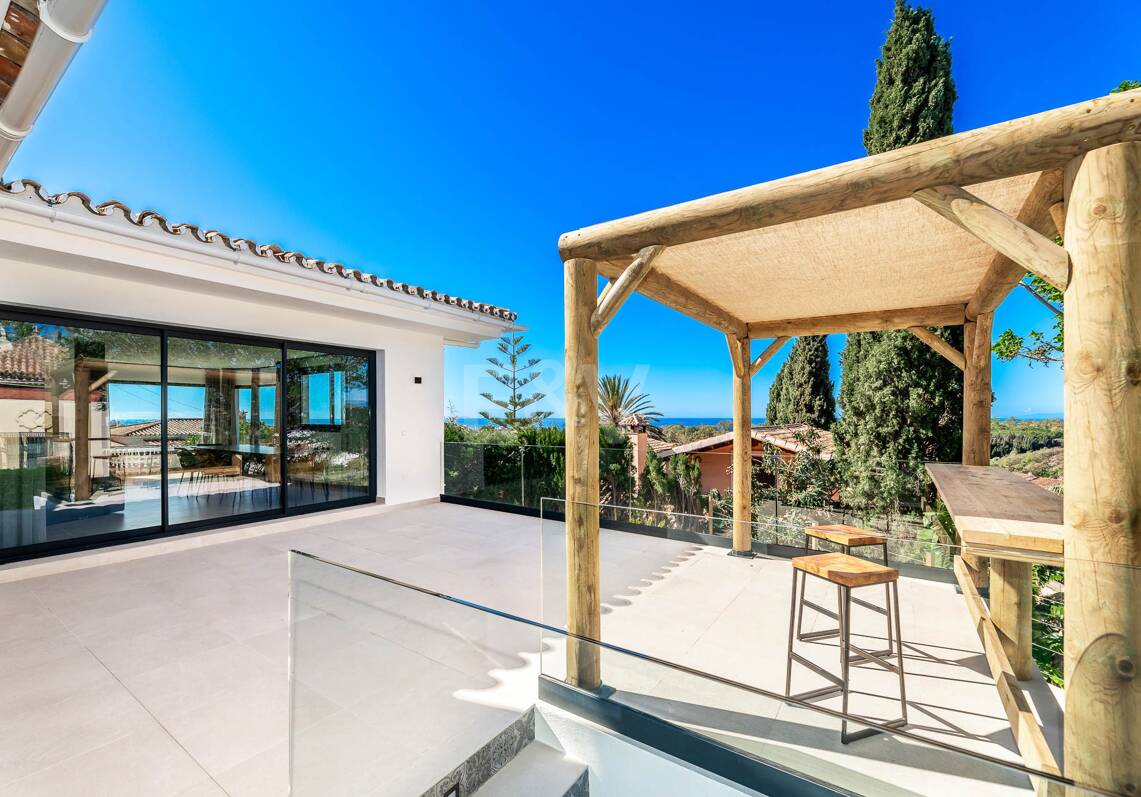 Modern Villa in Elviria with Stunning Panoramic Sea Views