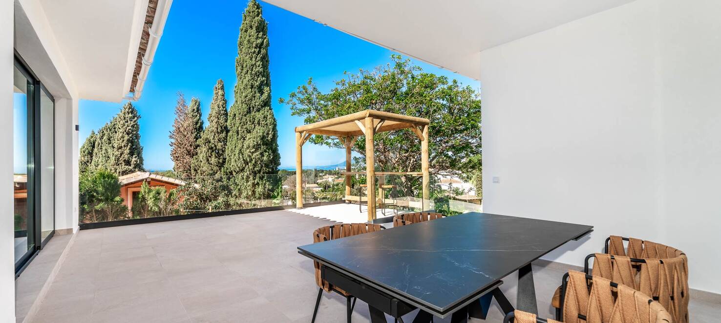 Modern Villa in Elviria with Stunning Panoramic Sea Views