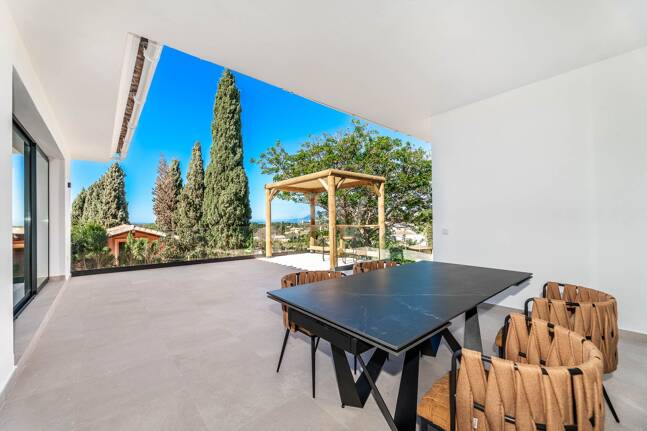 Modern Villa in Elviria with Stunning Panoramic Sea Views