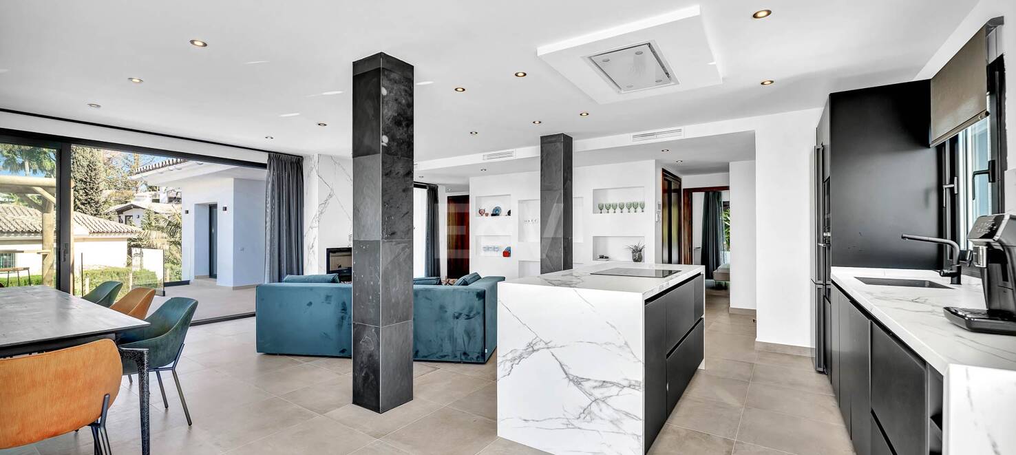 Modern Villa in Elviria with Stunning Panoramic Sea Views