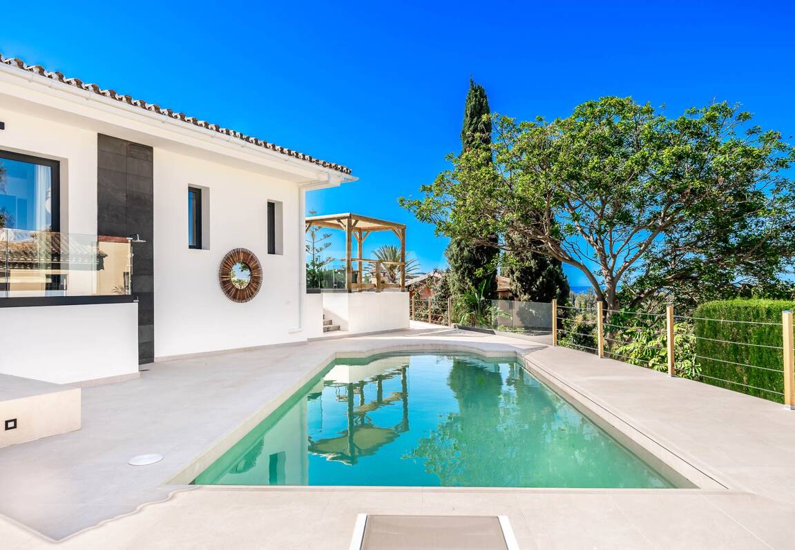 Modern Villa in Elviria with Stunning Panoramic Sea Views