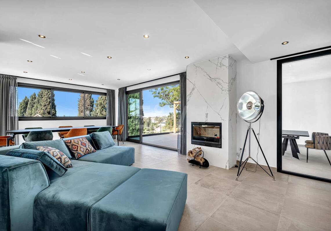 Modern Villa in Elviria with Stunning Panoramic Sea Views
