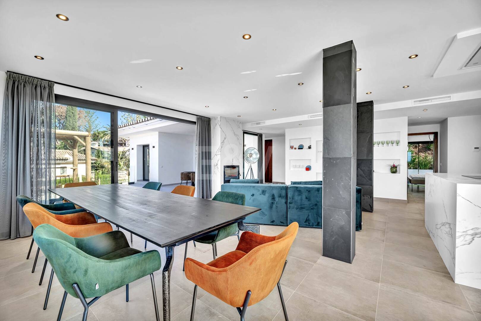 Moderne Villa in Elviria mit atemberaubendem Panoramablick auf das Meer