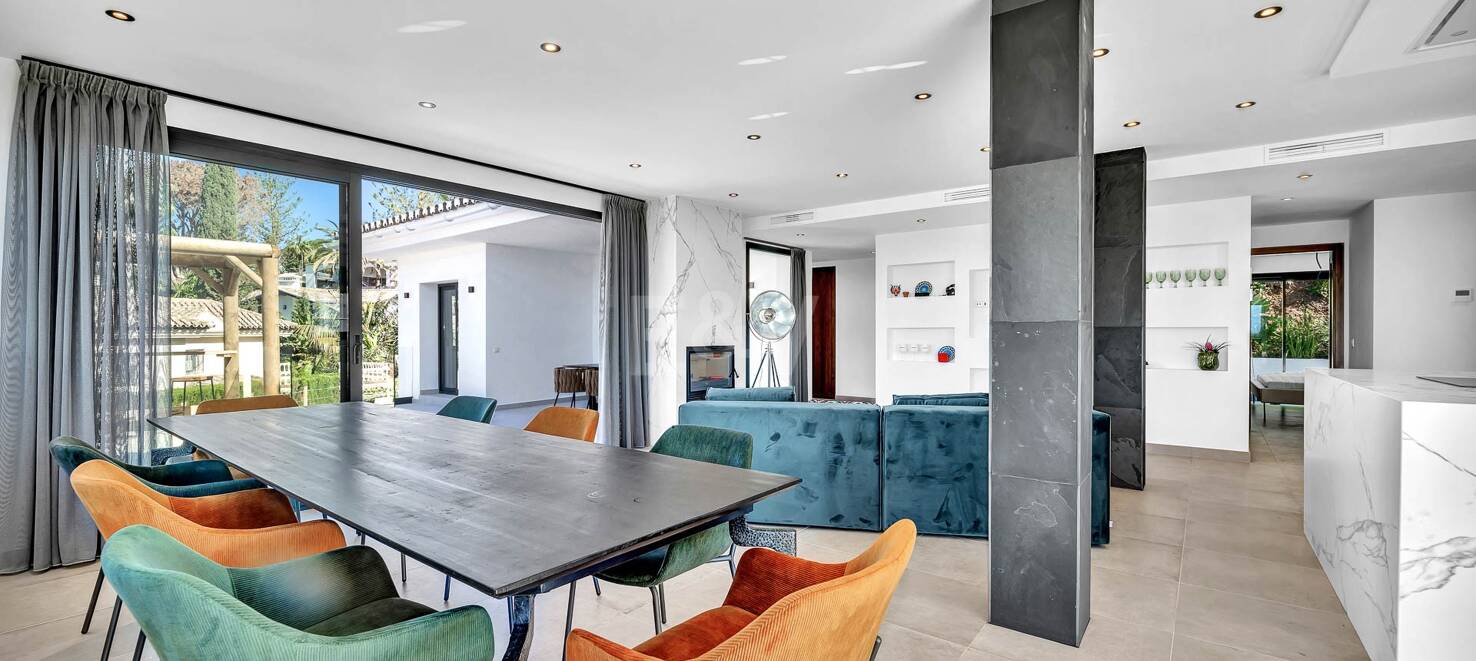 Modern Villa in Elviria with Stunning Panoramic Sea Views