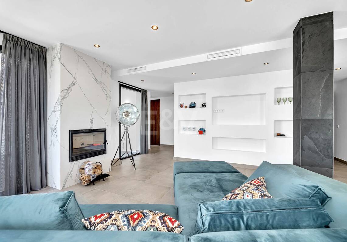Modern Villa in Elviria with Stunning Panoramic Sea Views