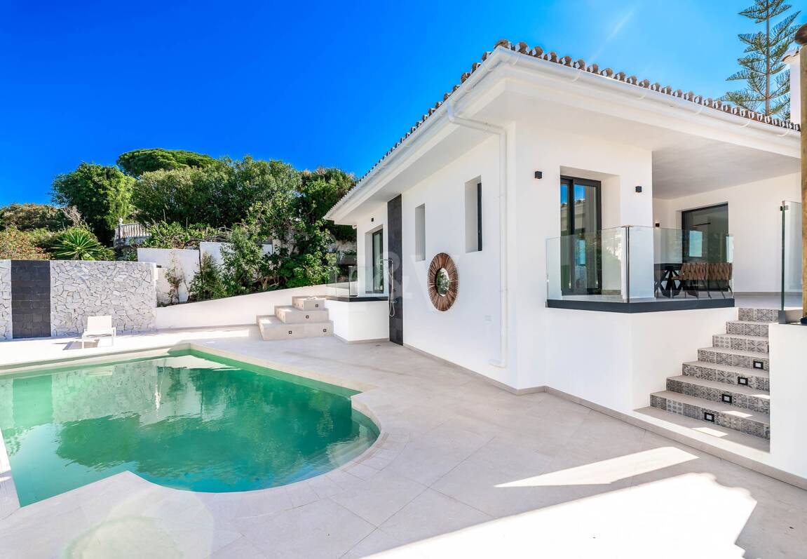 Modern Villa in Elviria with Stunning Panoramic Sea Views