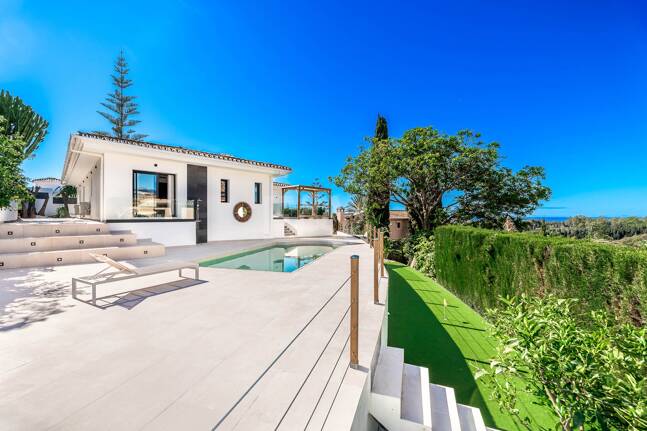 Modern Villa in Elviria with Stunning Panoramic Sea Views