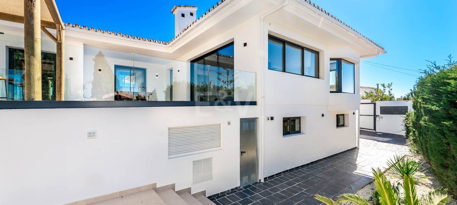 Modern Villa in Elviria with Stunning Panoramic Sea Views