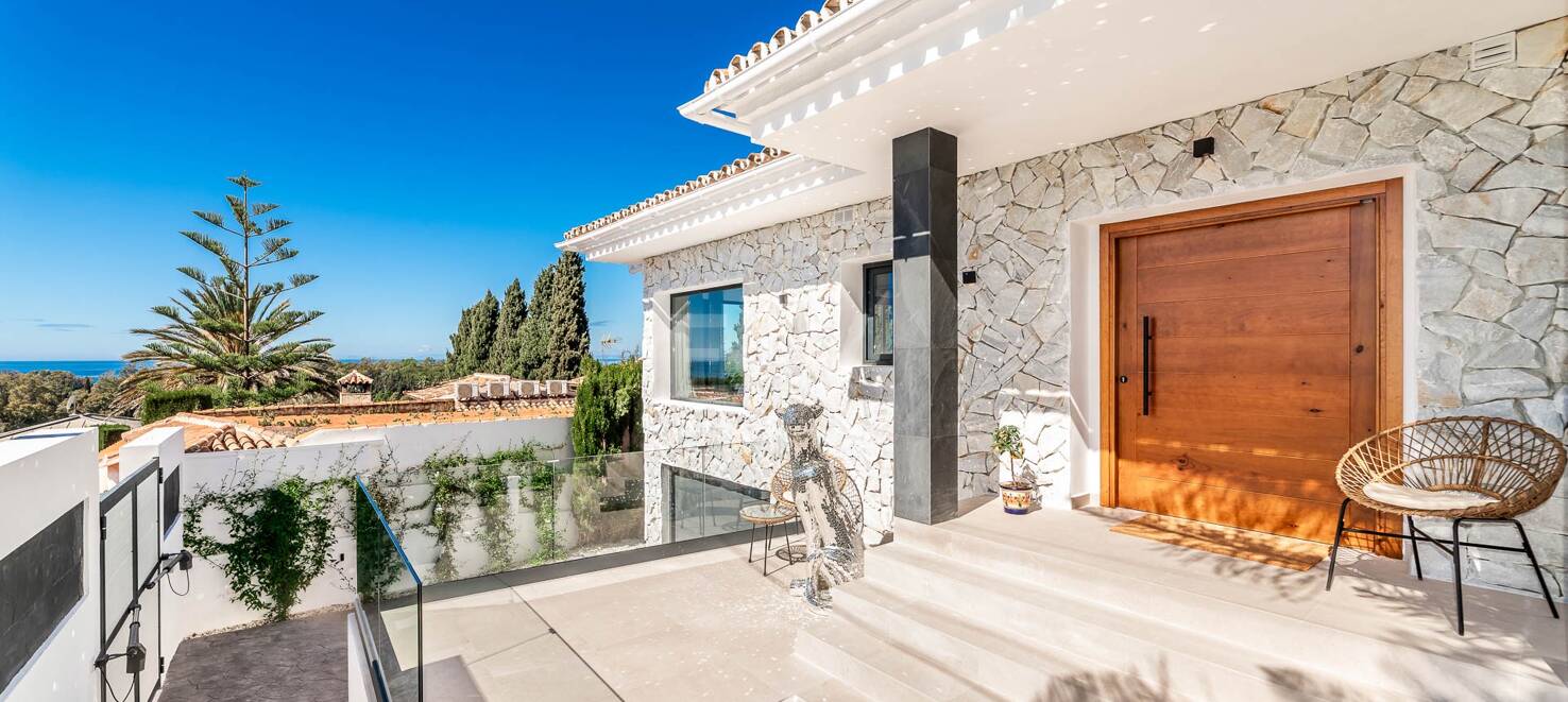Modern Villa in Elviria with Stunning Panoramic Sea Views