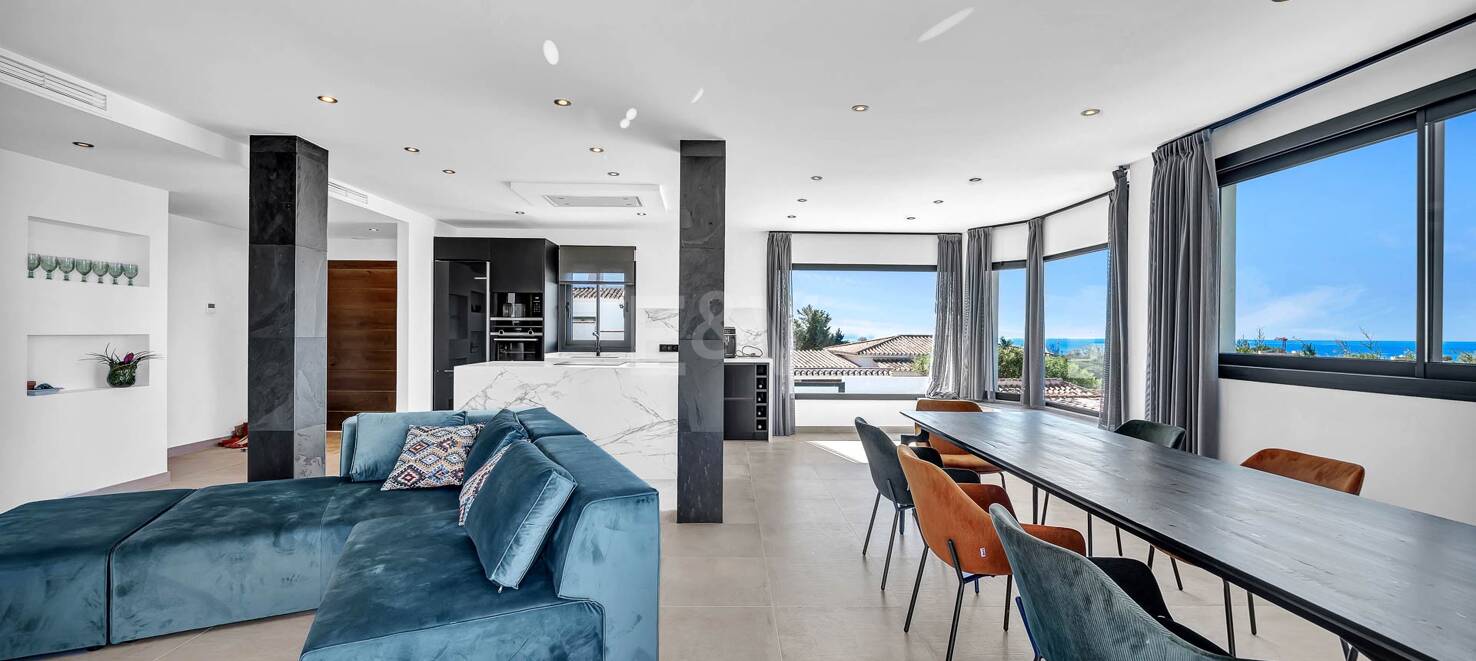 Modern Villa in Elviria with Stunning Panoramic Sea Views