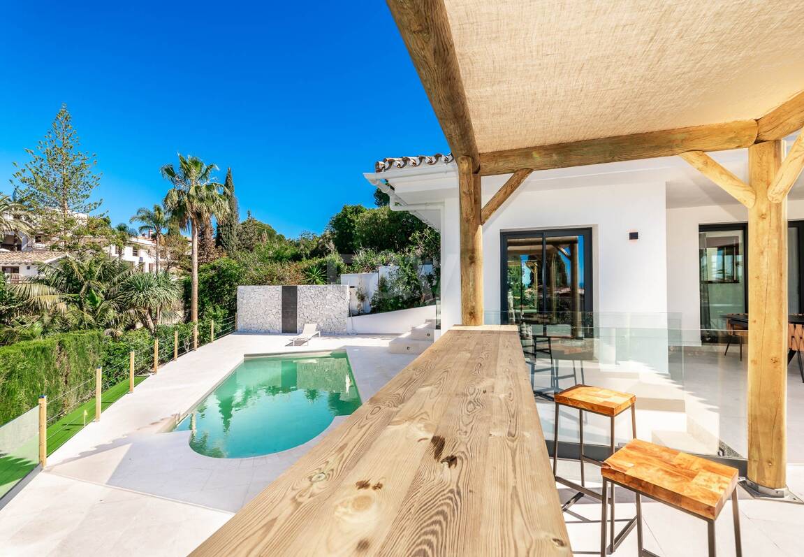 Modern Villa in Elviria with Stunning Panoramic Sea Views